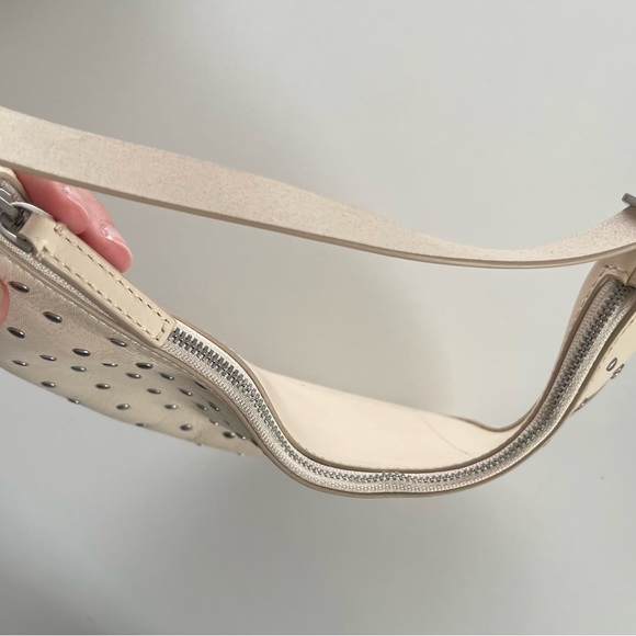 Madewell The Essential Convertible Top
Handle Crossbody Mini Bag - Picture 6 of 12